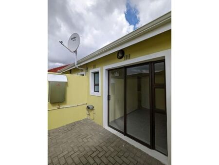 1 Bedroom Apartment in Parow Valley
