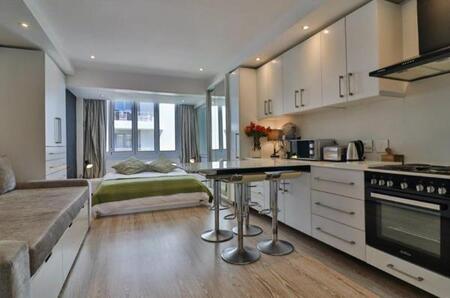 Studio Apartment in Mouille Point