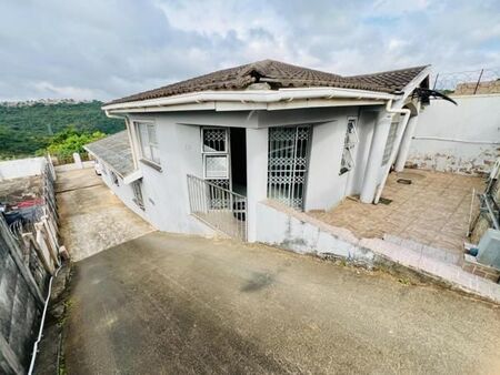 4 Bedroom House in Newlands West