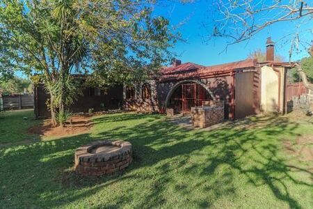3 Bedroom House in Selection Park