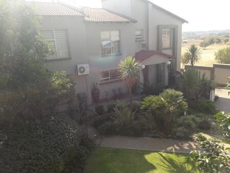 2 Bedroom Townhouse in Vaalpark