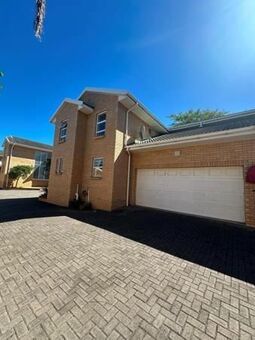 3 Bedroom Townhouse in Nahoon