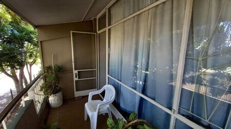 1 Bedroom bachelor apartment to rent in Oudtshoorn North