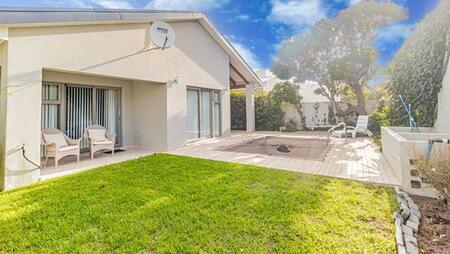 3 Bedroom House in Melkbosstrand