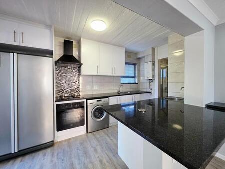 2 Bedroom House in Blomtuin