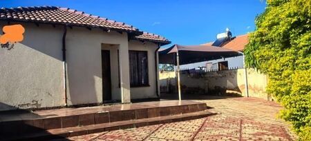 2 Bedroom House in Soshanguve Uu