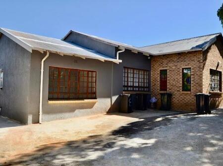 1 Bedroom Apartment in Primrose