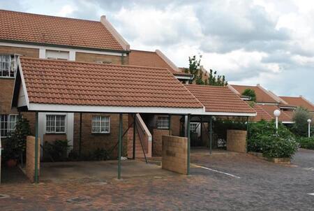 1 Bedroom Apartment in Zwartkop