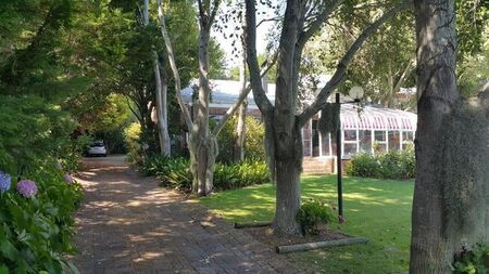2 Bedroom cottage to rent in Constantia, Cape Town