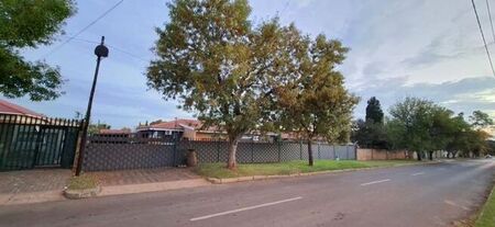 3 Bedroom house to rent in Florida, Roodepoort