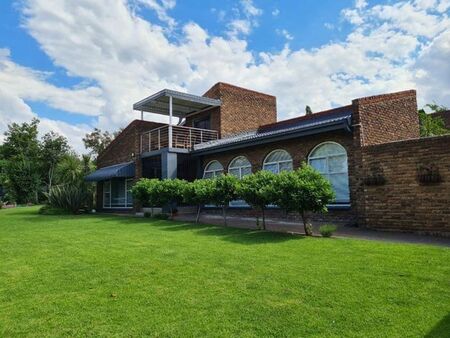 4 Bedroom house to rent in Trichardt, Secunda