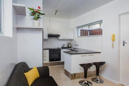 1 Bedroom Flat in Sea Point