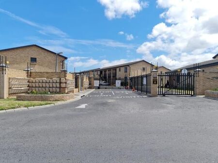 2 Bedroom Apartment in Fairview Golf Estate