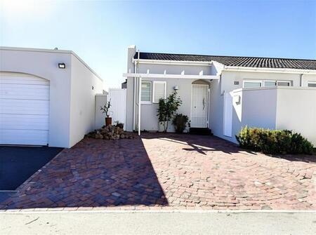 3 Bedroom House in Edgemead