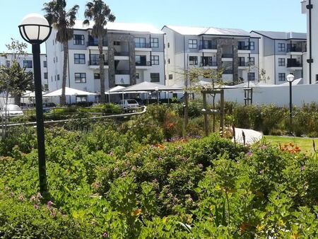 1 Bedroom Apartment in Somerset West Central