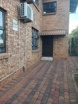 2 Bedroom Apartment in Yellowwood Park
