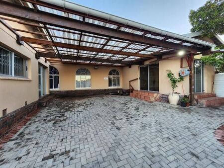 3 Bedroom House in Aston Bay