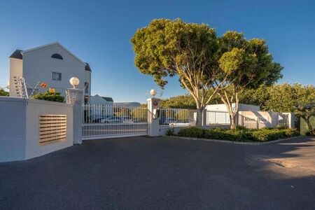 1 Bedroom apartment to rent in Tokai, Cape Town