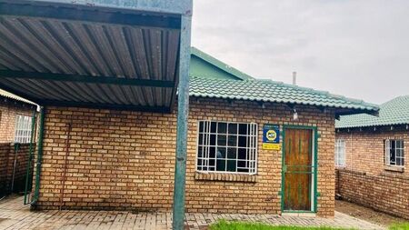 2 Bedroom townhouse - freehold to rent in Witbank Ext 10