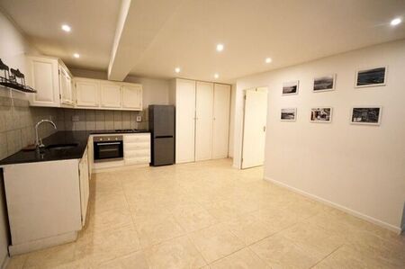 1 Bedroom apartment to rent in Gordons Bay Village