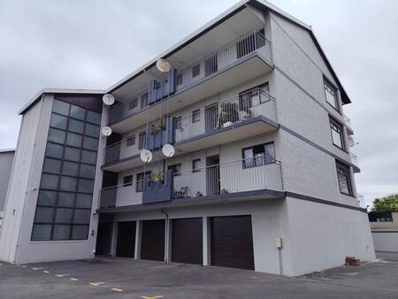 1 Bedroom Apartment in Strand Central