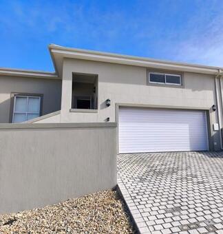 3 Bedroom House in Yzerfontein