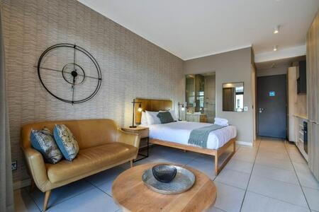 1 Bedroom Apartment in Menlyn