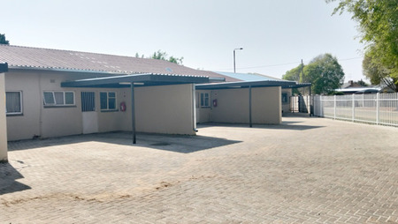 2 Bedroom Townhouse in Naudeville
