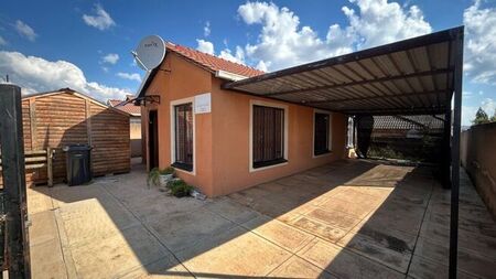 3 Bedroom house to rent in Rosslyn, Akasia