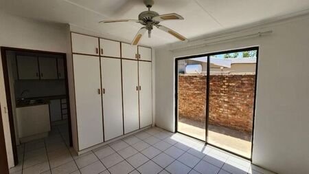 1 Bedroom flat to rent in West Bank, Oudtshoorn