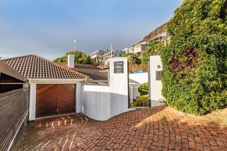 3 Bedroom semi-detached to rent in Lakeside, Cape Town