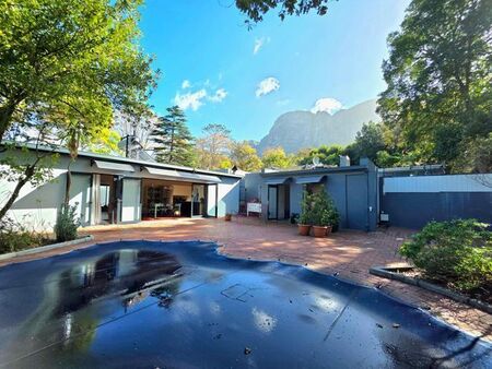 2 Bedroom house to rent in Newlands, Cape Town