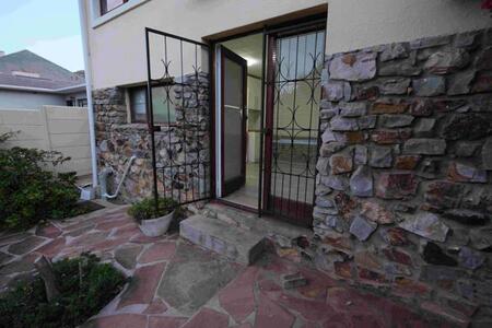 1 Bedroom Apartment in Fish Hoek