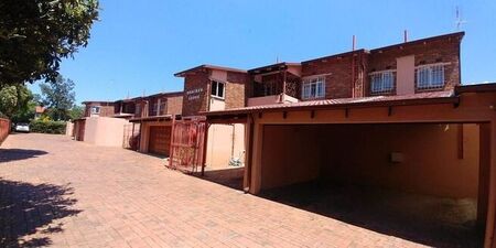 3 Bedroom townhouse - sectional to rent in Brackenhurst, Alberton