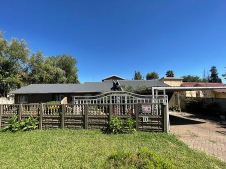 4 Bedroom house to rent in Brackendowns, Alberton