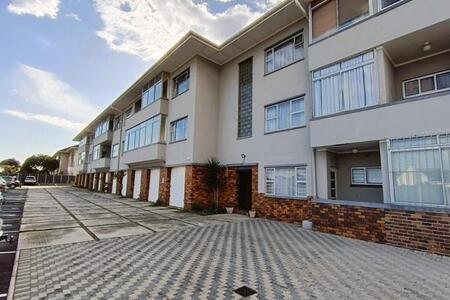 1 Bedroom Apartment in Milnerton Central