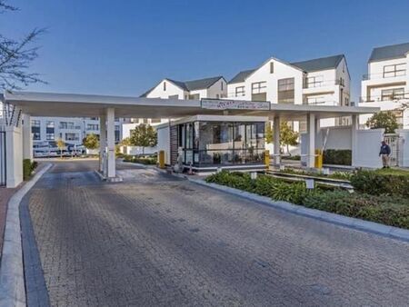 1 Bedroom Apartment in Somerset West Central