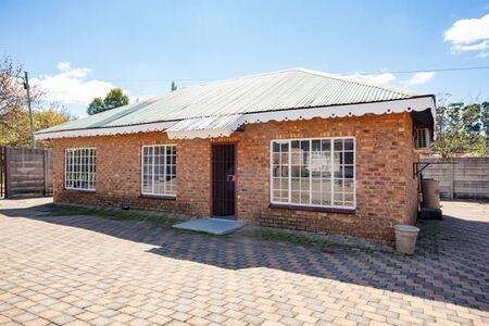 3 Bedroom Townhouse in Rensburg