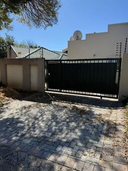 2 Bedroom House in Edenvale