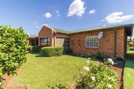 2 Bedroom Townhouse in Sunair Park