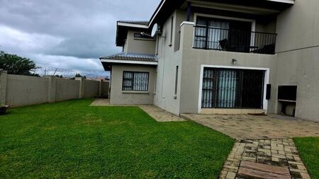 3 Bedroom townhouse - sectional to rent in Shellyvale, Bloemfontein