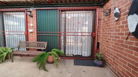 2 Bedroom flat rented in Fichardt Park, Bloemfontein