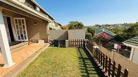 3 Bedroom duplex townhouse - sectional to rent in Somerset Park, Umhlanga