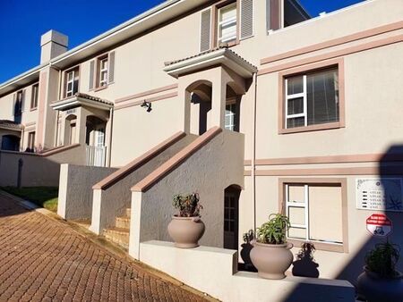 2 Bedroom Apartment in Pinnacle Point Golf Estate