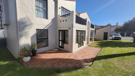 2 Bedroom Apartment in Greenways Golf Estate