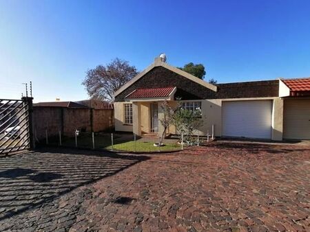 2 Bedroom Townhouse in Heidelberg Central