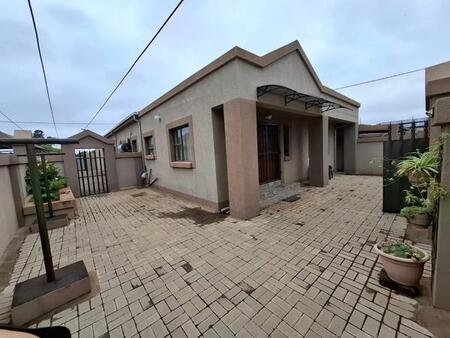 2 Bedroom Cluster in Casseldale