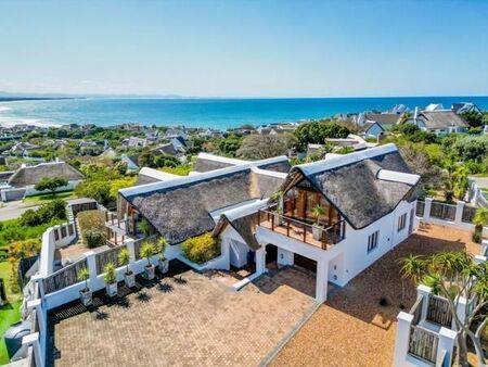 4 Bedroom House in St Francis Bay Village