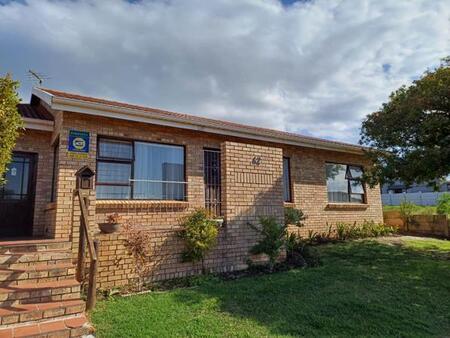 3 Bedroom House in Jeffreys Bay Central