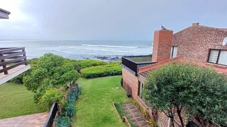 2 Bedroom Apartment in Jeffreys Bay Central
